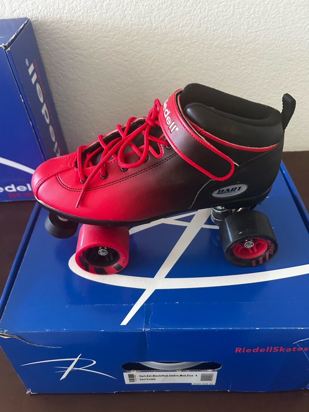 Riedell Dart Black/Red Quad Roller Skates - Picture 6 of 9